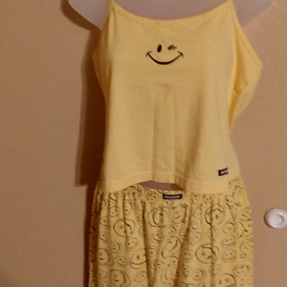 Joe Boxer Other - Joe boxer pajamas yellow with emoji faces